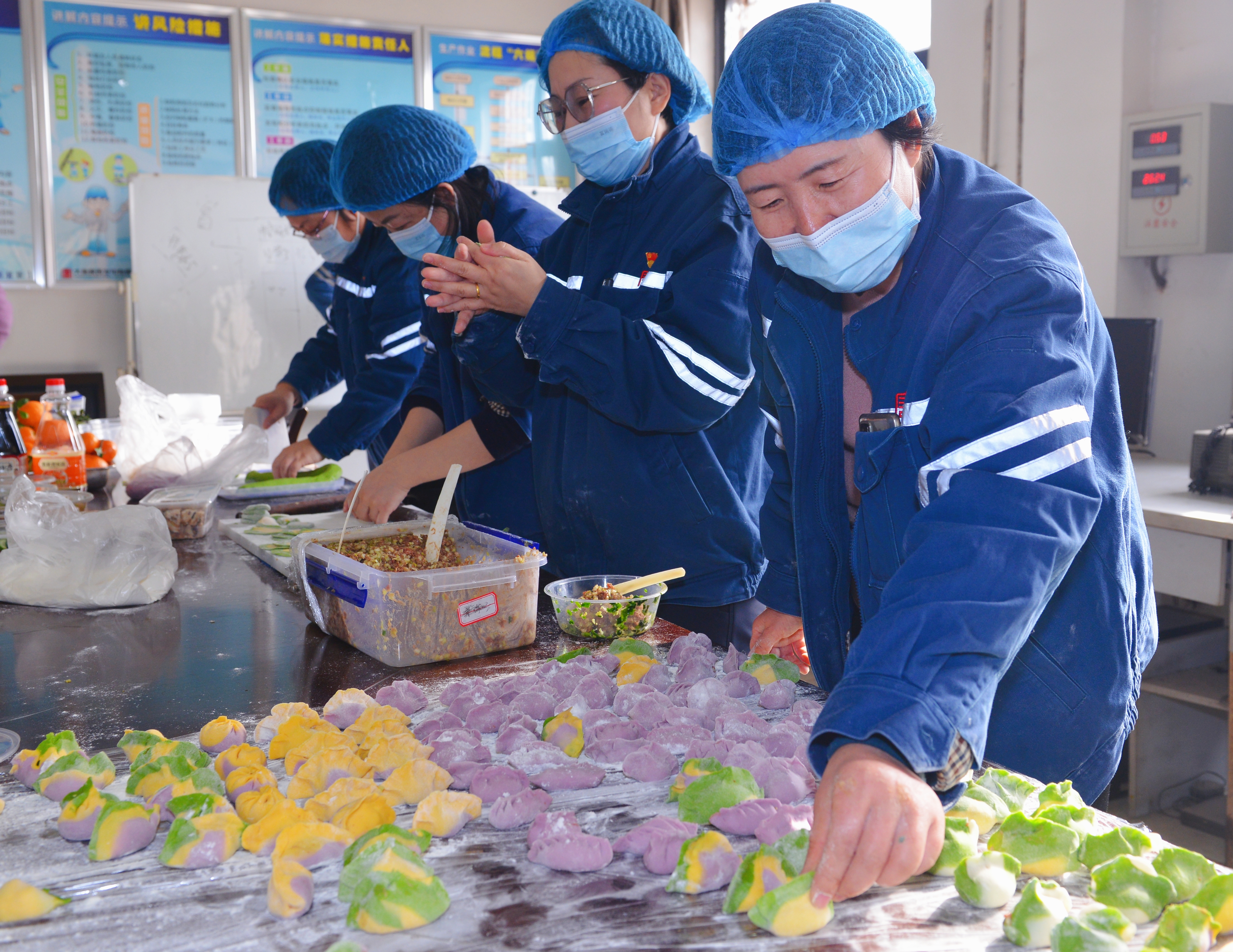 冬至包饺子 (1).jpg